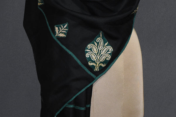 Antique pashmina trim stole black