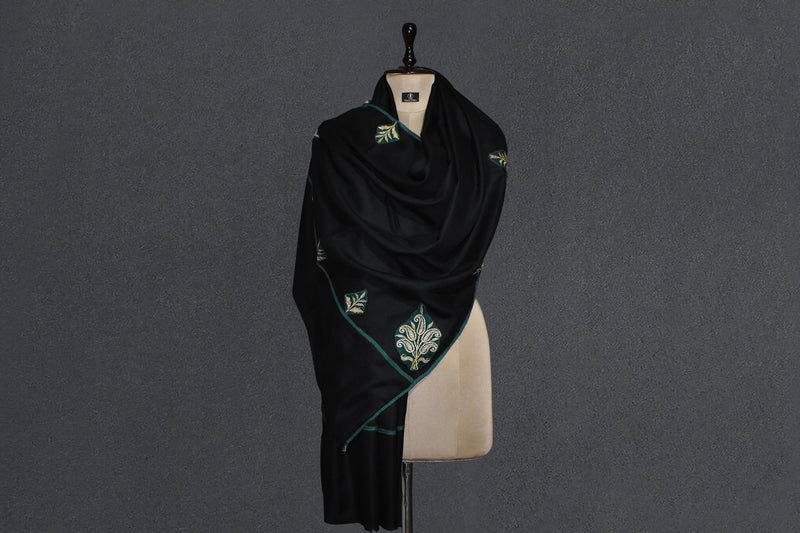 Antique pashmina trim stole black