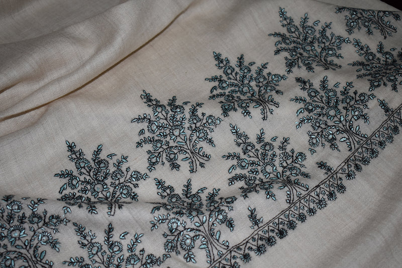 Pashmina hand embroidered white paldar shawl  40x80 inch